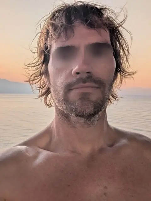 Photo de profil d'un homme adulte